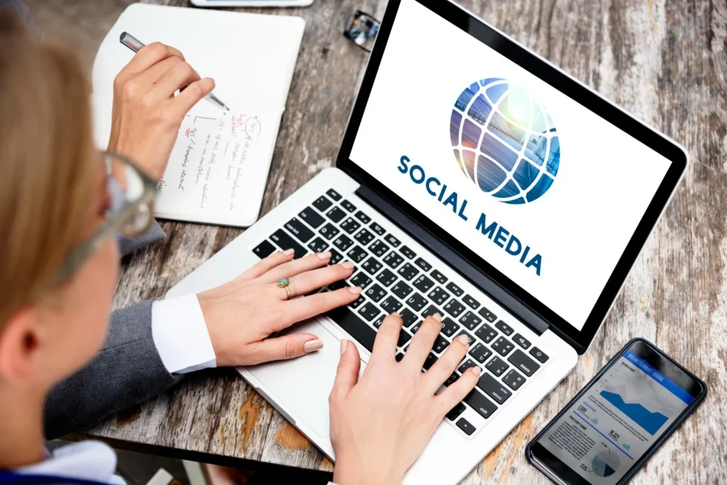 Expert Social Media Community Management Services