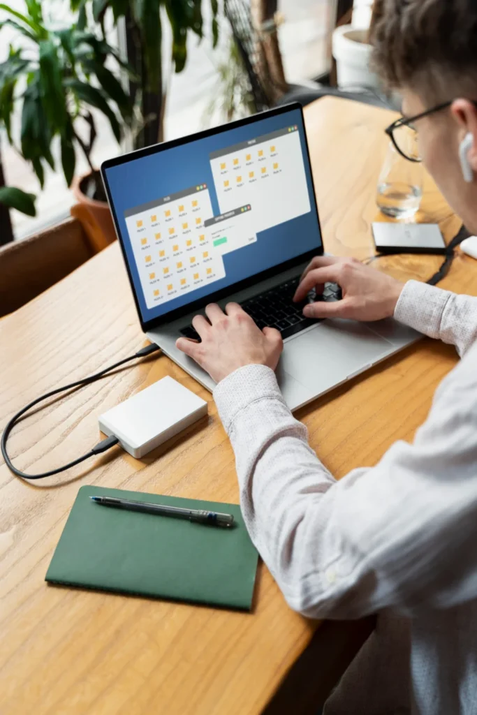 Organizing contacts on screen through email list segmentation management services